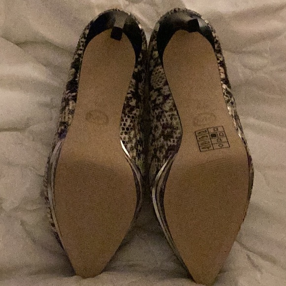 MICHAEL Michael Kors - Picture 3 of 4